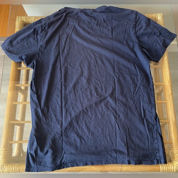 2 Large blue Everlane T-shirts. - Picture 3 of 3